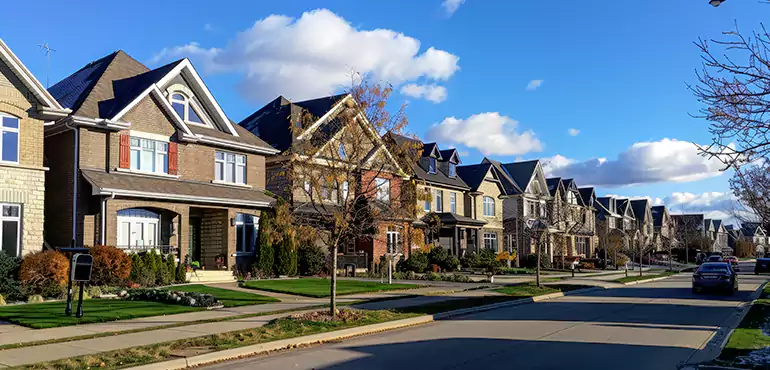 Why Choose Us for Selling Your Foreclosed House in Golden Glades, FL?