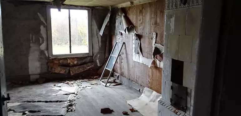 Why Selling a Distressed House Through Traditional Methods Fails in Immokalee